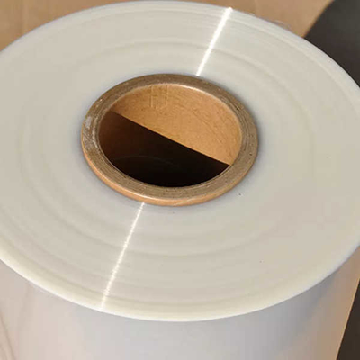 Película plástica transparente inofensiva del alto ratio alta POF de la contracción para el producto lácteo